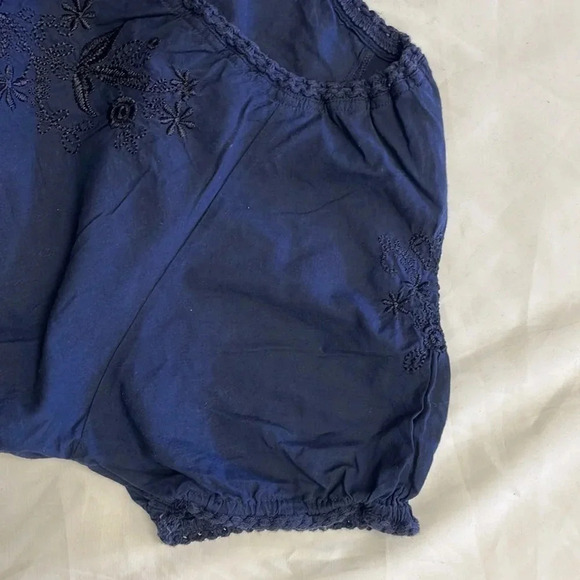 Koi By Kathy  Peterson Embroidered Navy Blue Scrub Top Size M - Picture 4 of 6